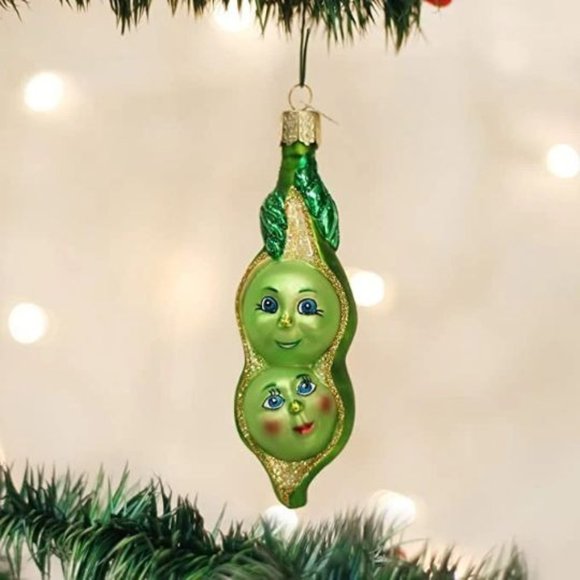 Two Peas In a Pod Old World Christmas Ornament - Picture 1 of 2